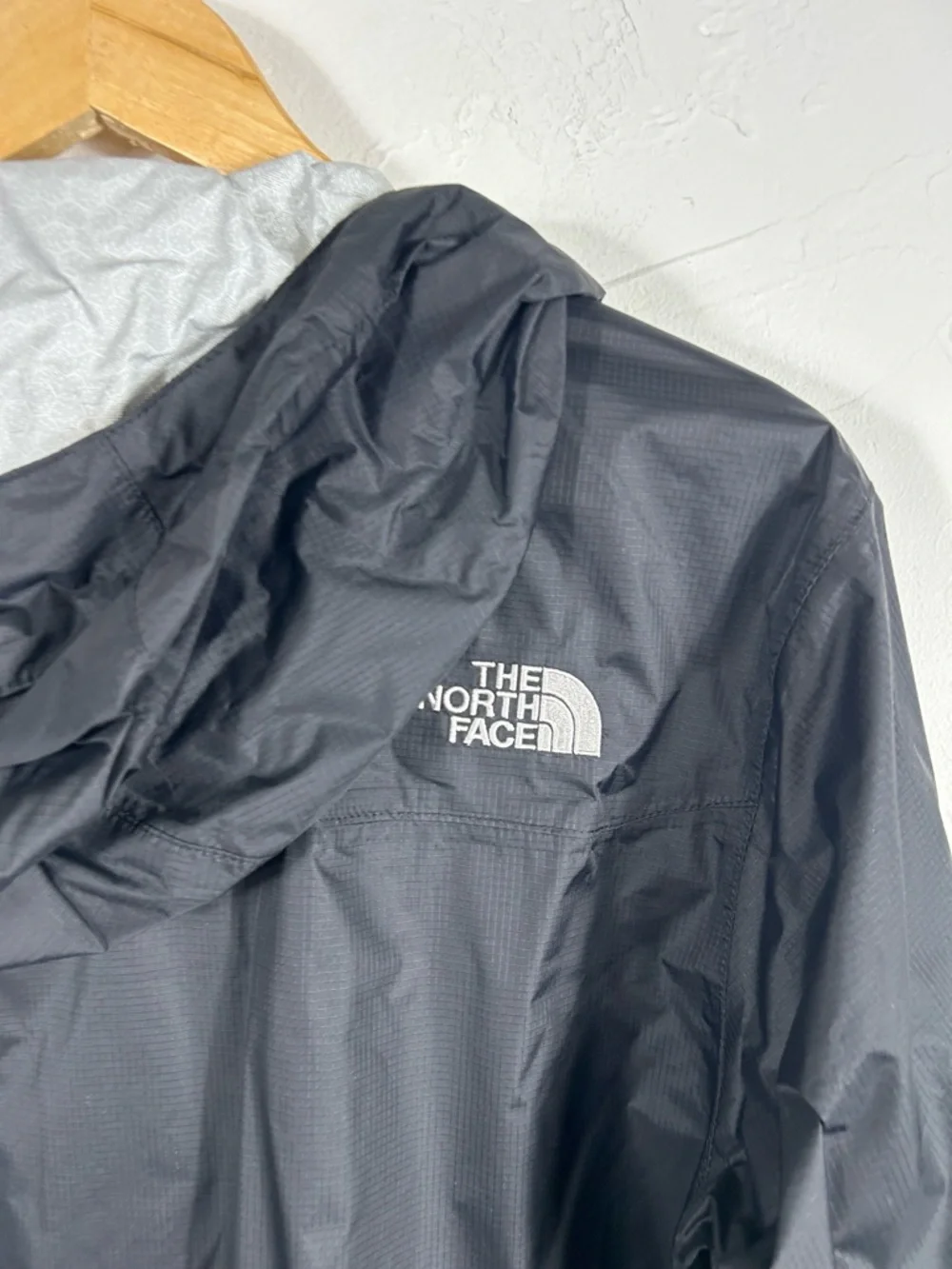 The North Face Men’s Black Cyclone Wind‎ Jacket Size Medium